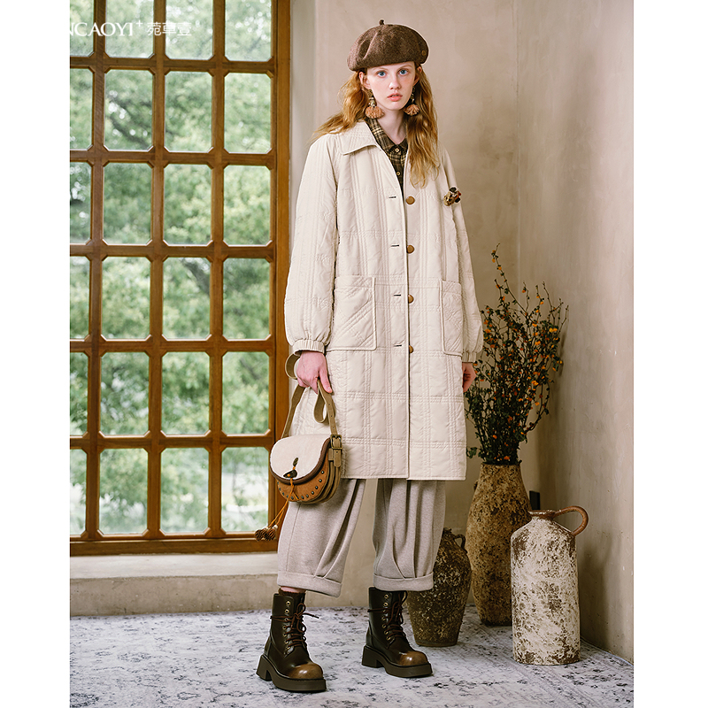 菀壹2025冬季新款外套棉袄风舒适绗缝轻薄中长款棉衣M07410451