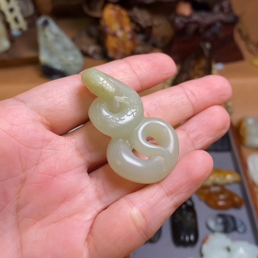 未镶嵌和田玉挂件蛇