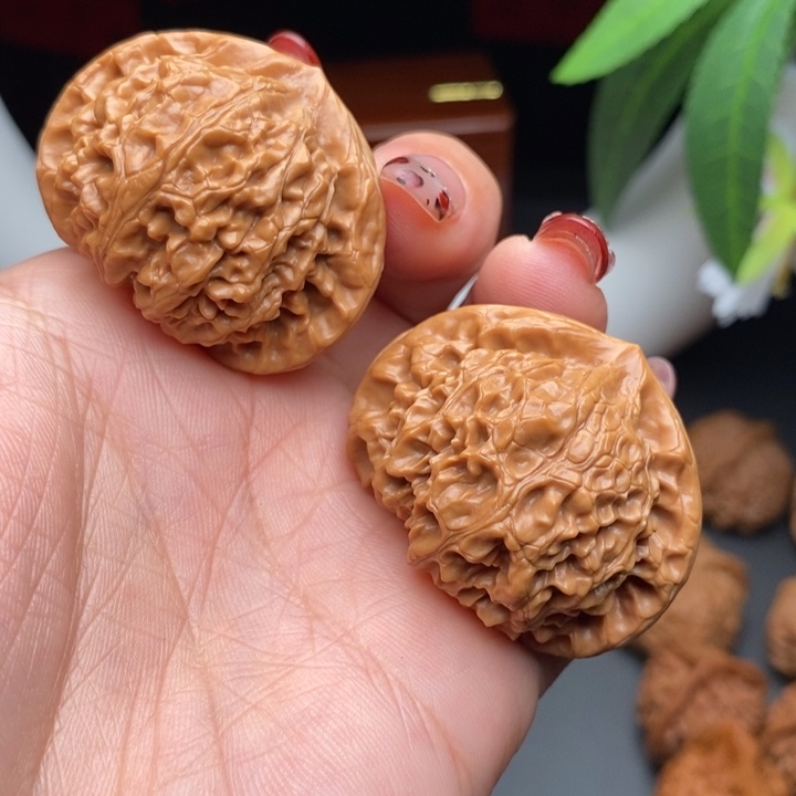 文玩核桃把件桃心宫灯42