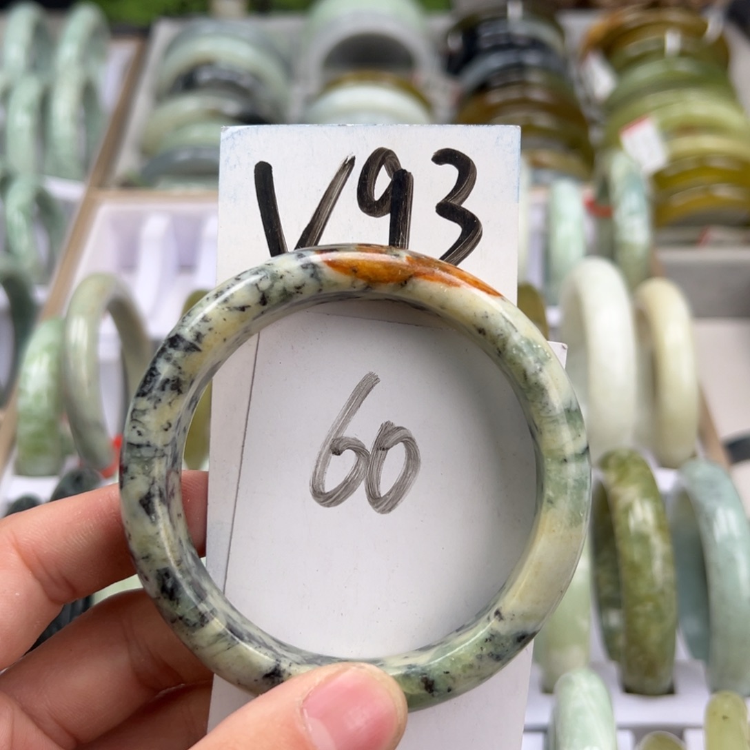 岫玉手镯未镶嵌天然岫玉微瑕