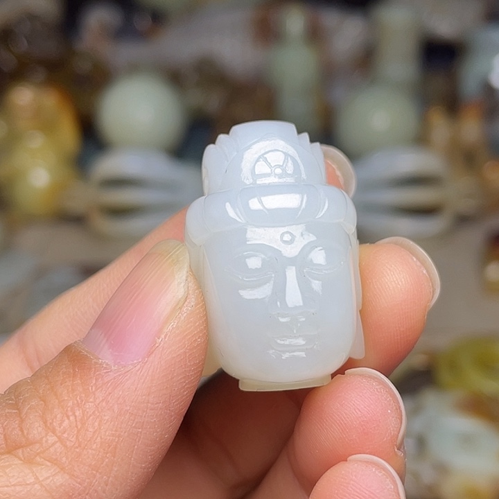 解***走和田玉未镶嵌挂件