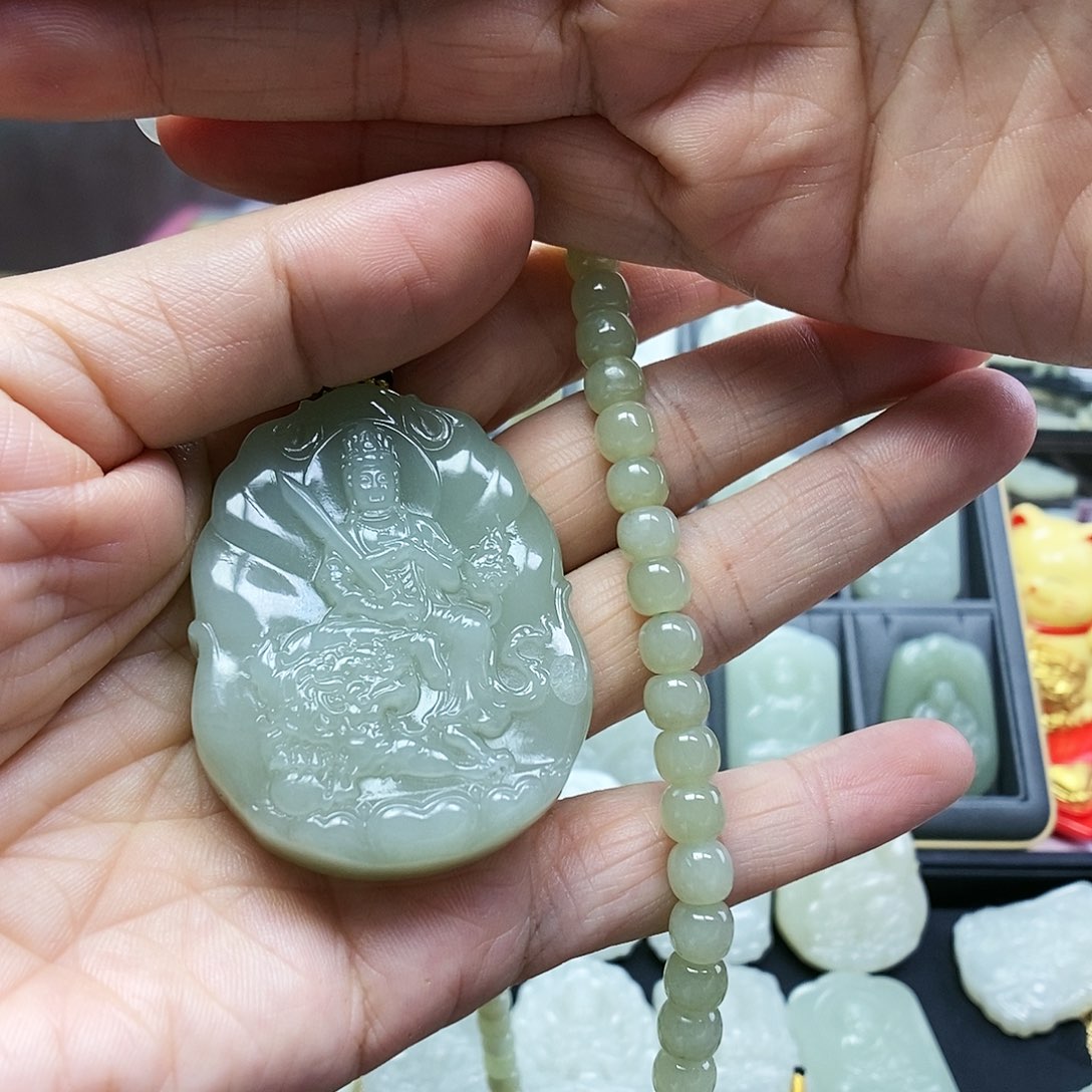 和田玉颈饰未镶嵌相**沫