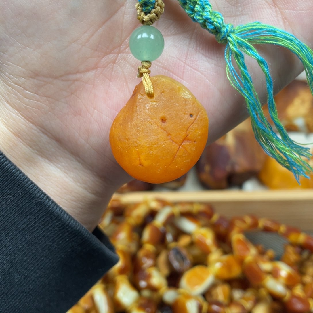 琥珀珠宝奇石未镶嵌