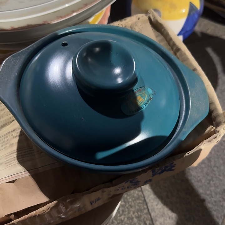 瓷片陶瓷盘子碗啥都有