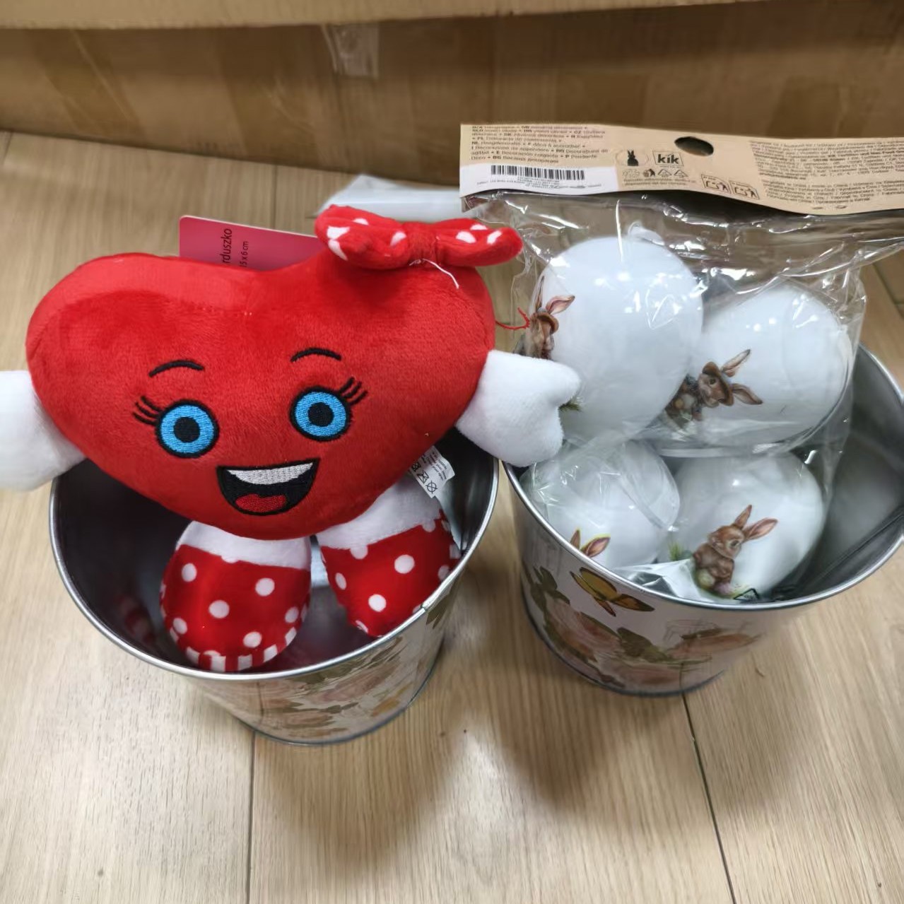 028服装配饰装饰品