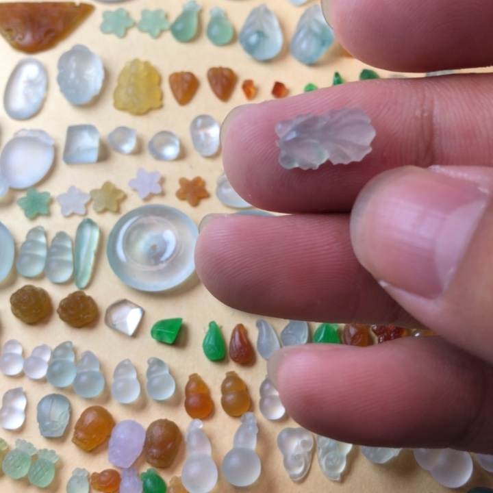 定制翡翠挂件未镶嵌