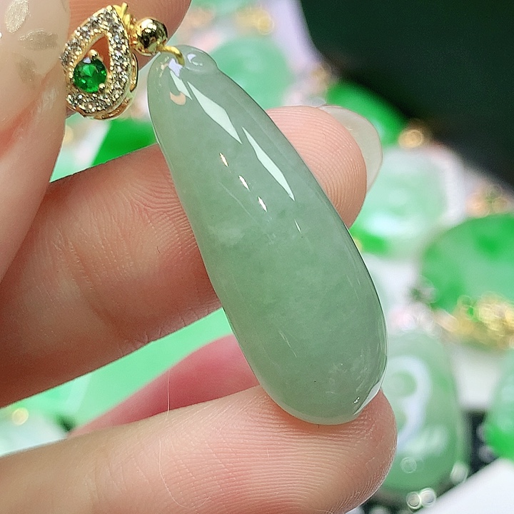 翡翠未镶嵌颈饰翡翠