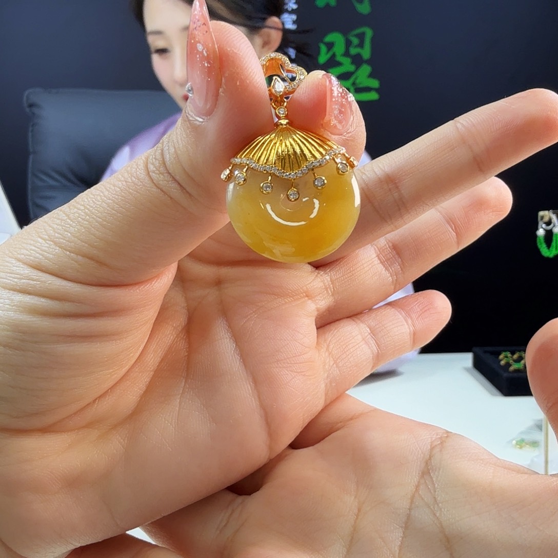 翡翠吊坠(不含链)18K金镶嵌18k镶嵌