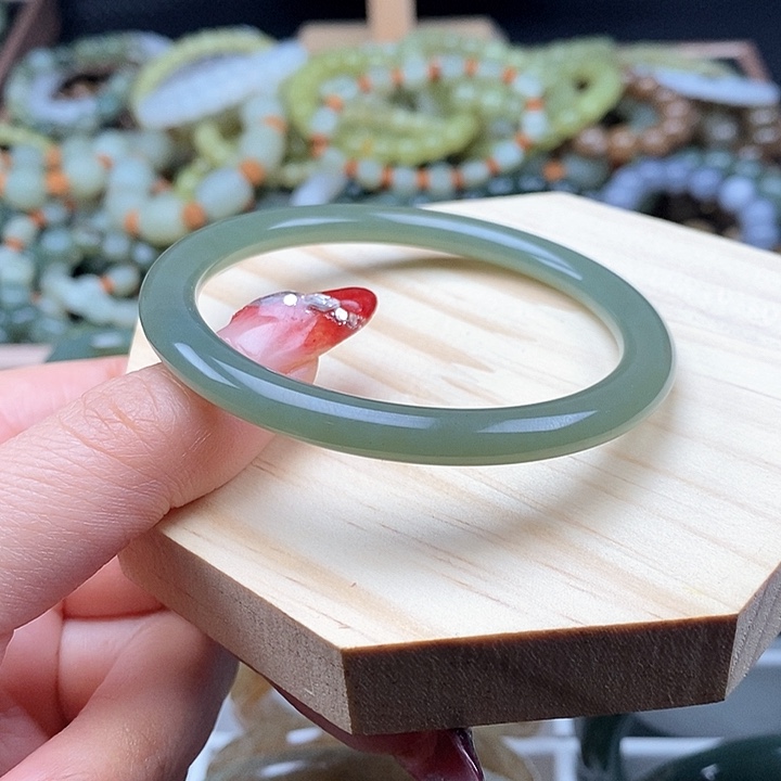 和田玉（糖玉）手镯未镶嵌