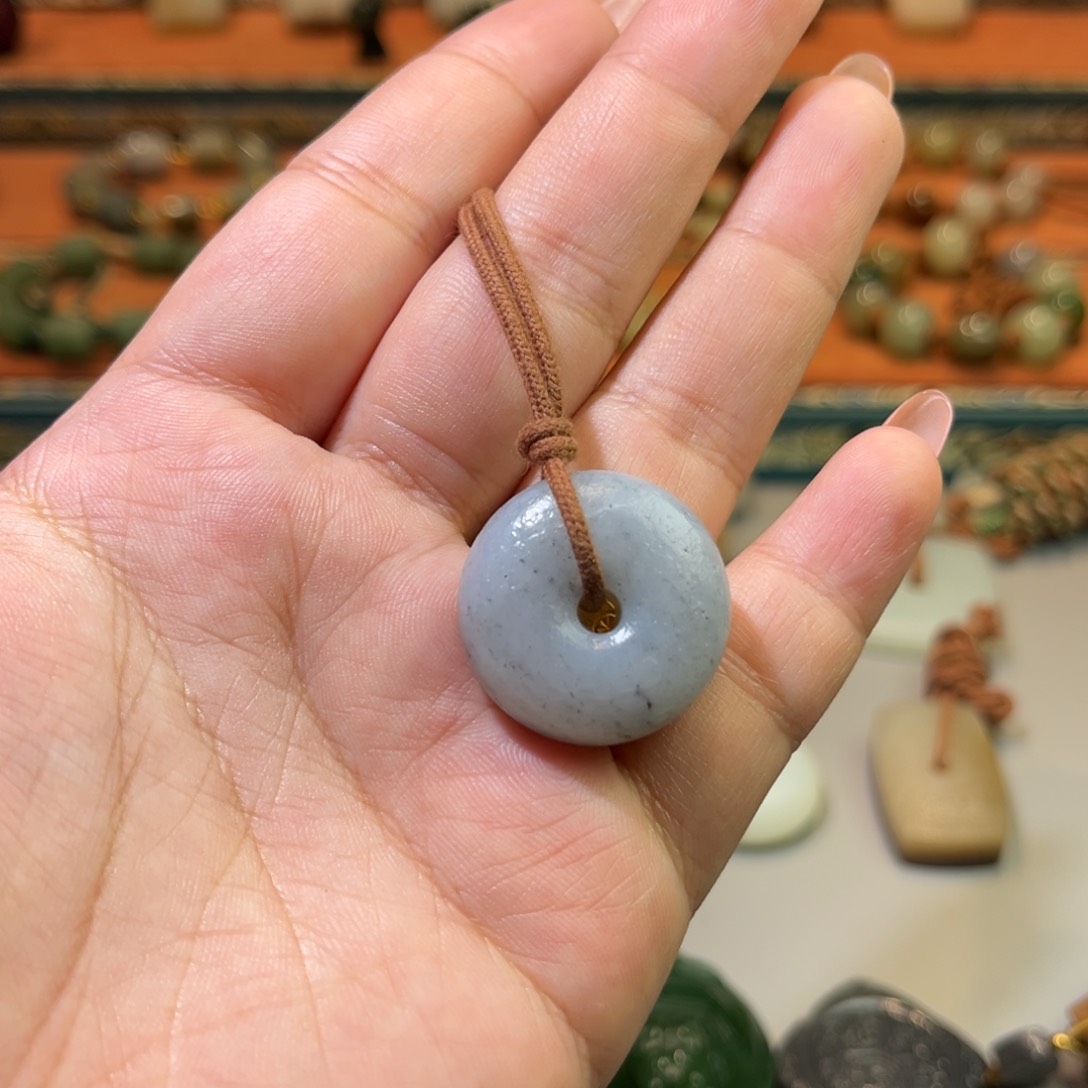 颈饰未镶嵌和田玉微瑕