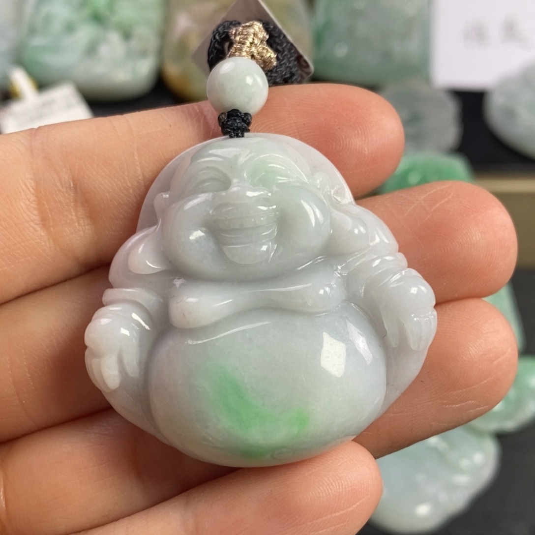 翡翠颈饰未镶嵌佛公