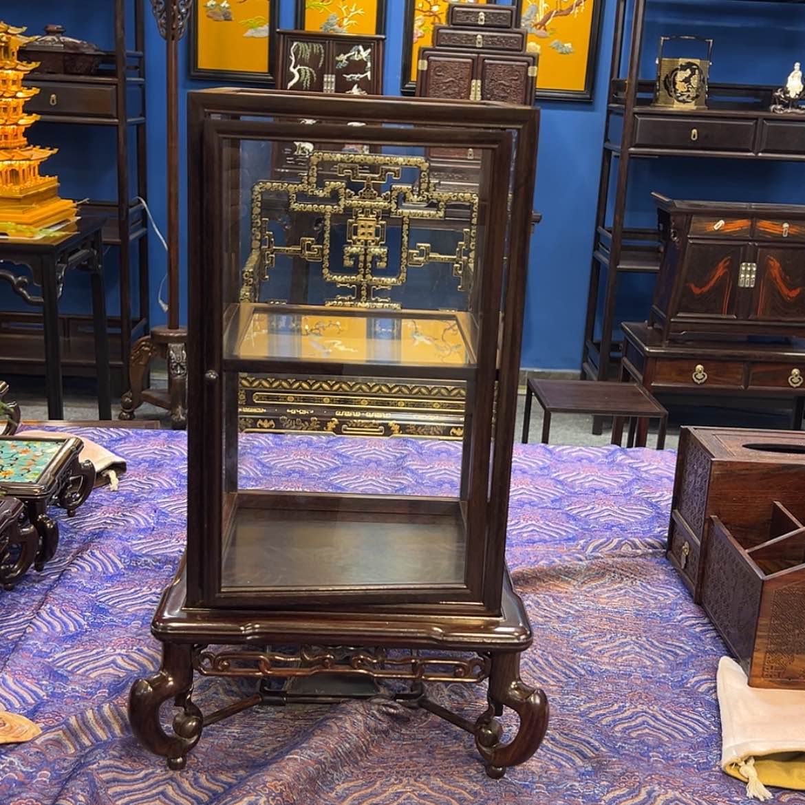 【闪购商品】红酸枝木类成套家具玻璃柜