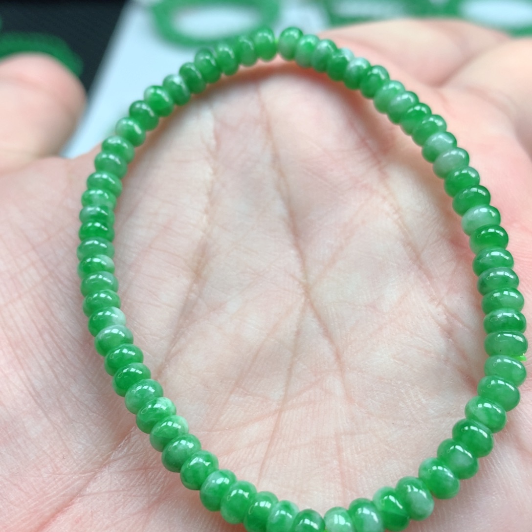 翡翠手链未镶嵌翡翠