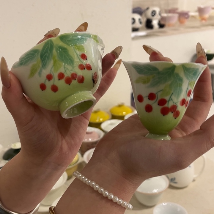 两只杯杯。   三件套。                 