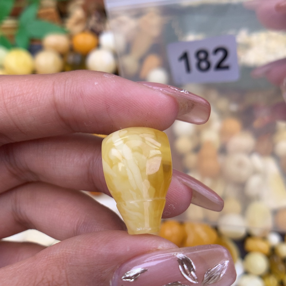 琥珀珠宝奇石未镶嵌13.6