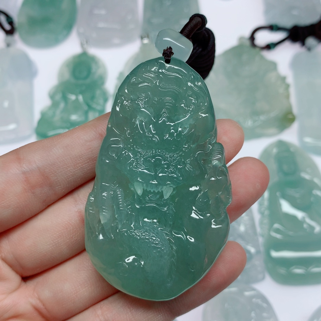 ╭****翡翠未镶嵌挂件龙牌