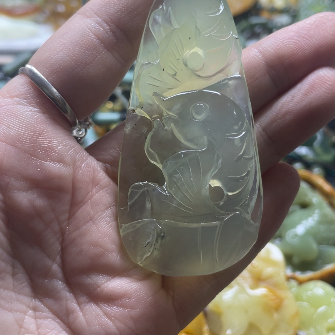 蛇纹石玉颈饰未镶嵌