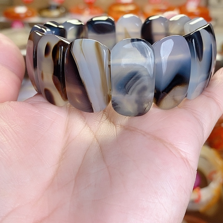 玛瑙/玉髓手镯未镶嵌