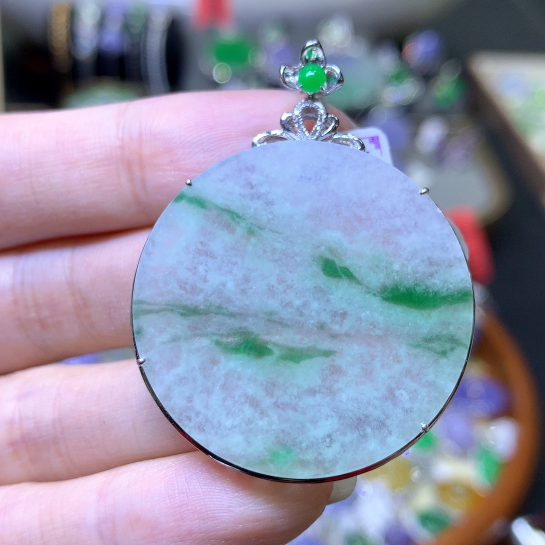 【闪购商品】翡翠颈饰18K金镶嵌翡翠吊坠项链