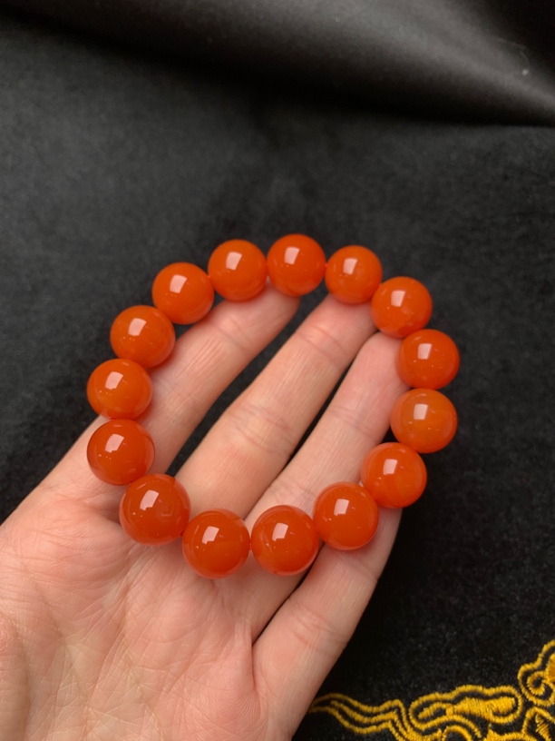 13.7mm亮光南红玛瑙手串#货号SC106