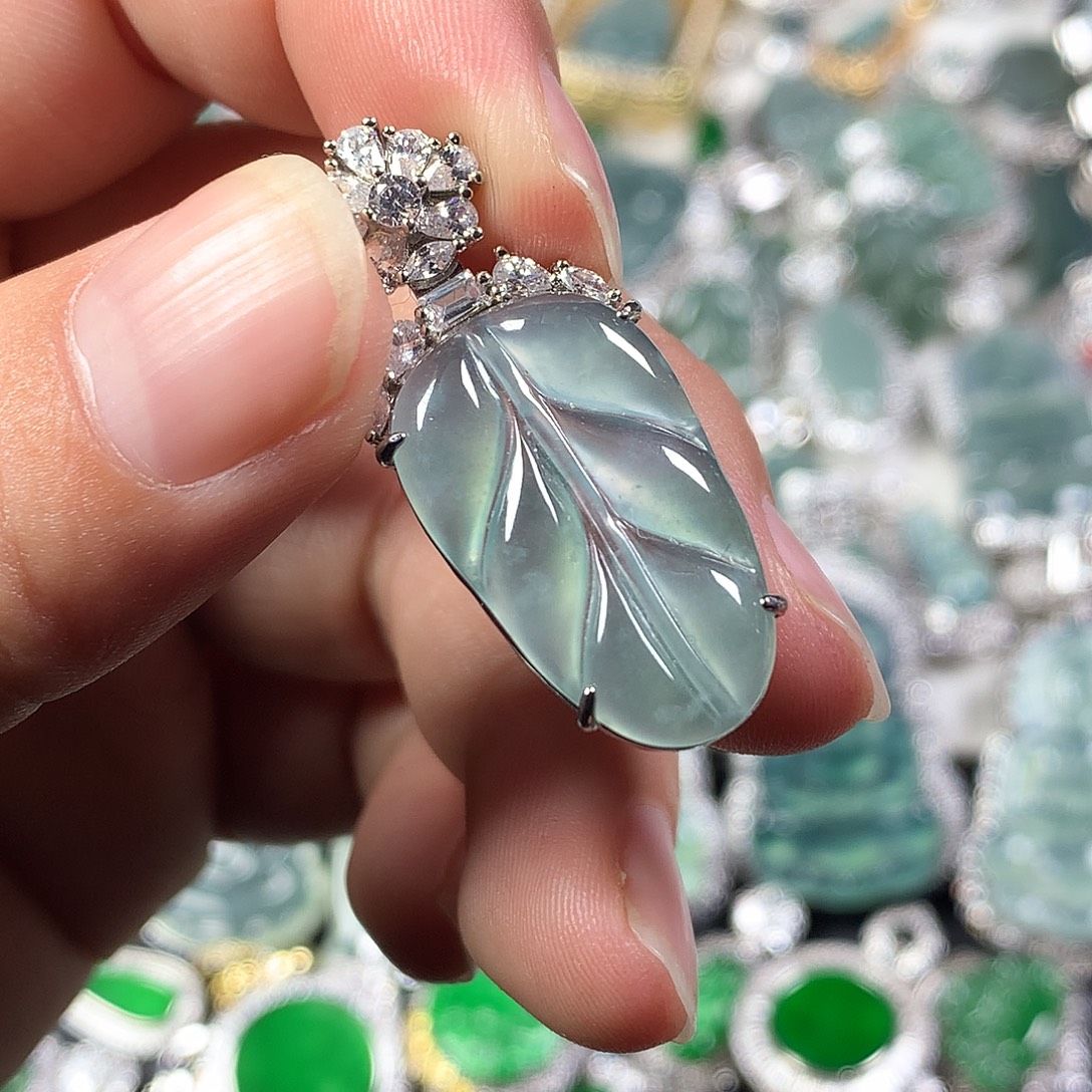 翡翠未镶嵌颈饰叶子