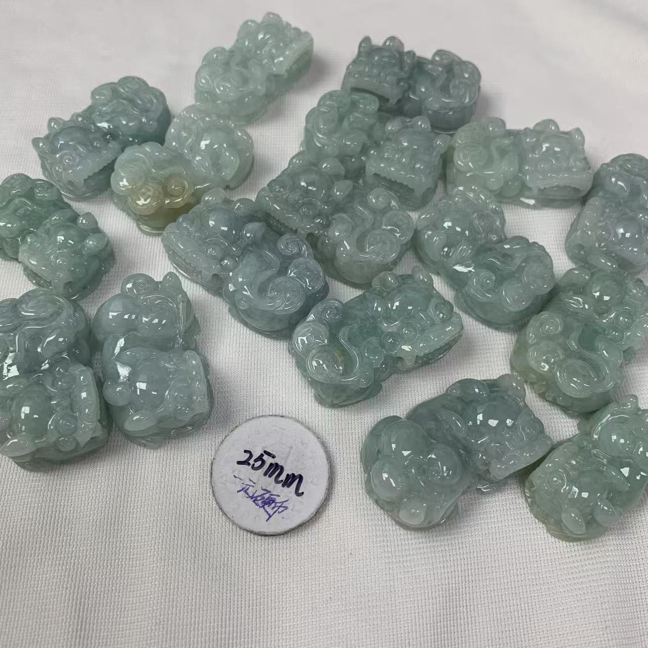 缅甸天然A货翡翠精美雕刻霸王貔貅男女同款招财吊坠-多样性发其一