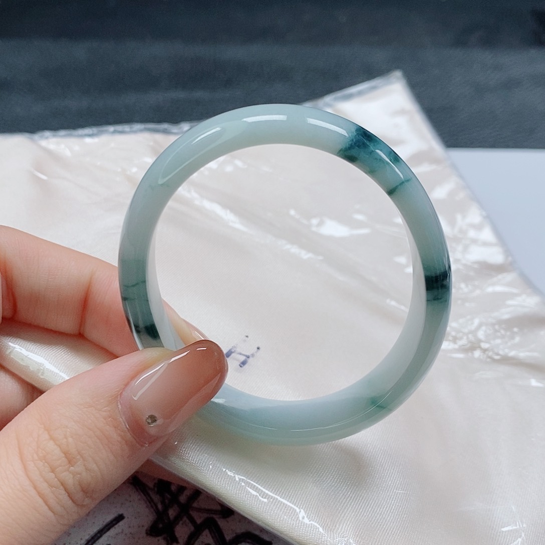 【闪购商品】未镶嵌手镯（贵妃镯）翡翠491号