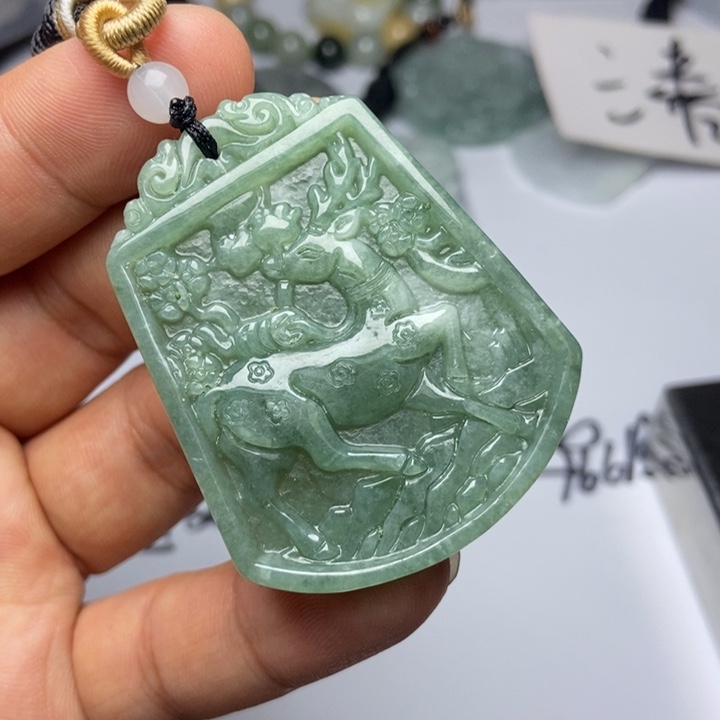 翡翠未镶嵌颈饰翡