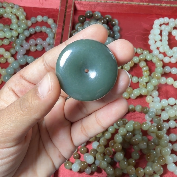 幕***后和田玉（糖玉）未镶嵌手链