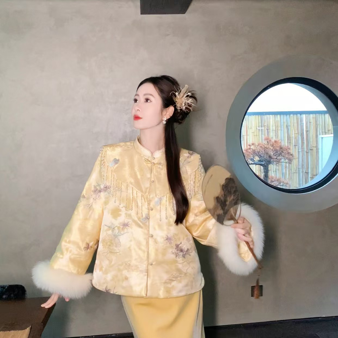 【俏芙蓉】玛薇丝秋冬新中式织锦提花刺绣国风云肩流苏订珠鸭绒外套