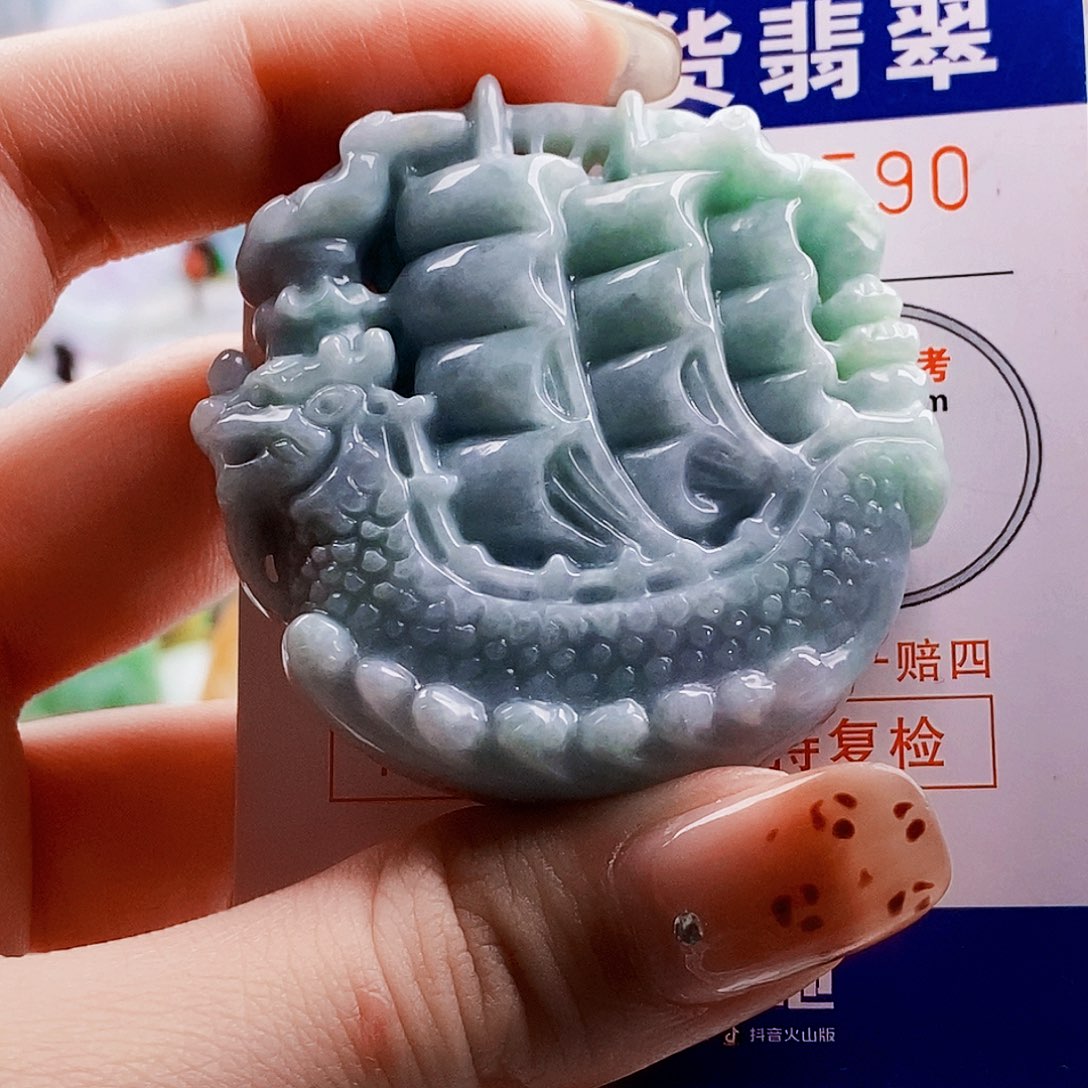 吊坠(不含链)未镶嵌翡翠