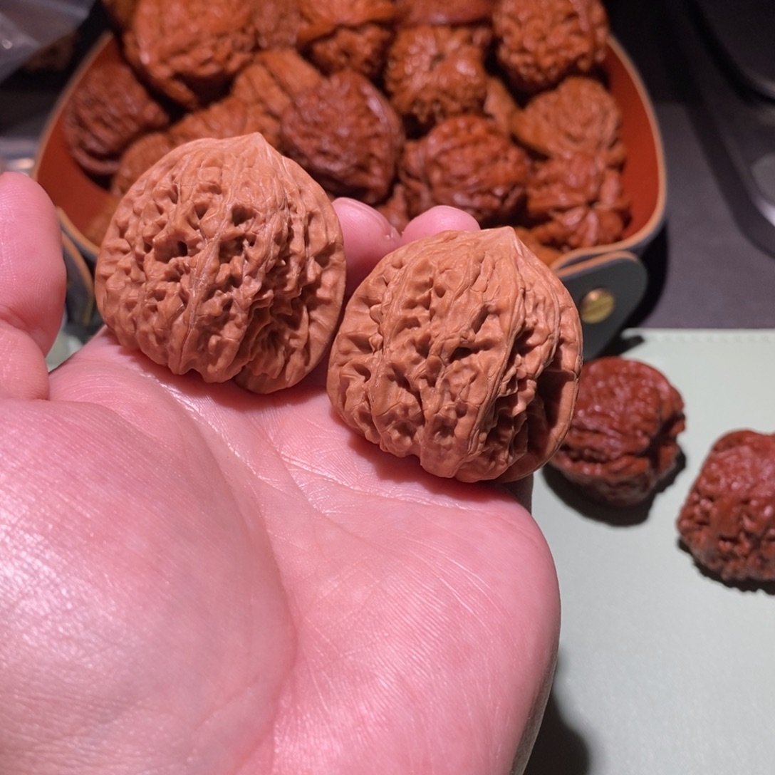 於***_吊坠文玩核桃全品39货头凹底12017