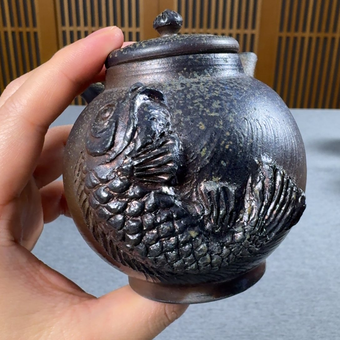 洋平 鲤鱼壶 常滑。