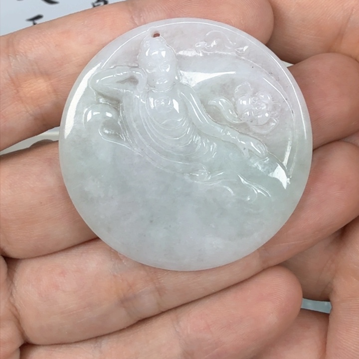 翡翠挂件未镶嵌翡翠