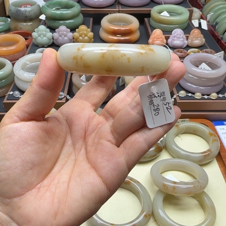 石英岩玉未镶嵌手镯52