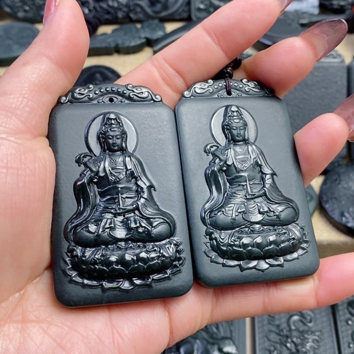 和田玉（青玉）颈饰未镶嵌?****?双面雕刻