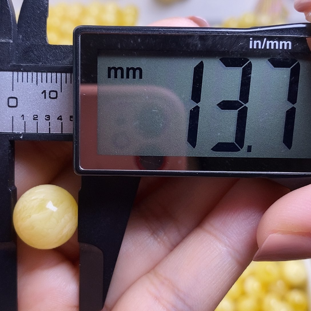 裸石琥珀未镶嵌睡***?蜜蜡圆珠微瑕福利款
