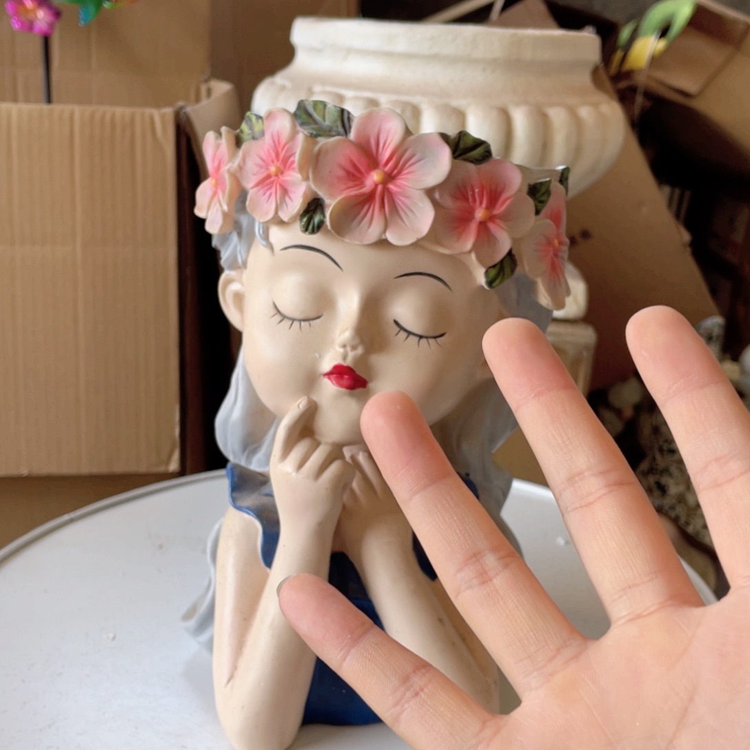 【闪购商品】树脂蓝色女孩头摆件