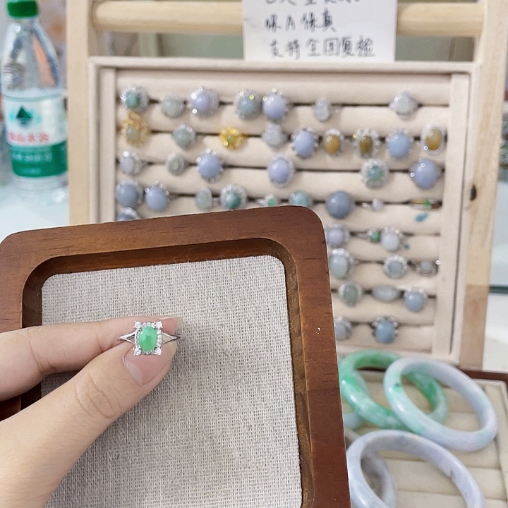 翡翠未镶嵌颈饰天然翡翠Ａ货