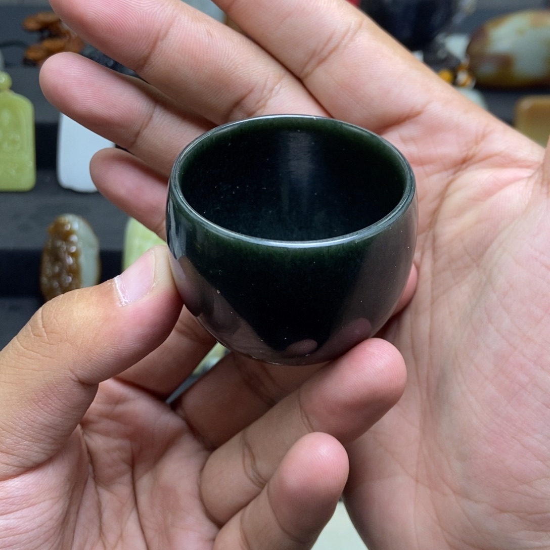 和田玉未镶嵌把件