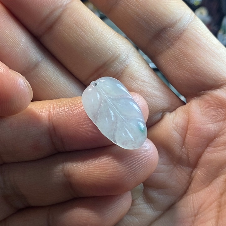 翡翠未镶嵌颈饰天然缅甸翡翠A货叶子金枝玉叶吊坠