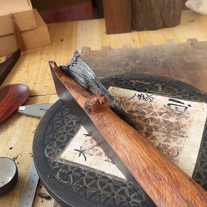 杨***屋紫光檀随型风化木料