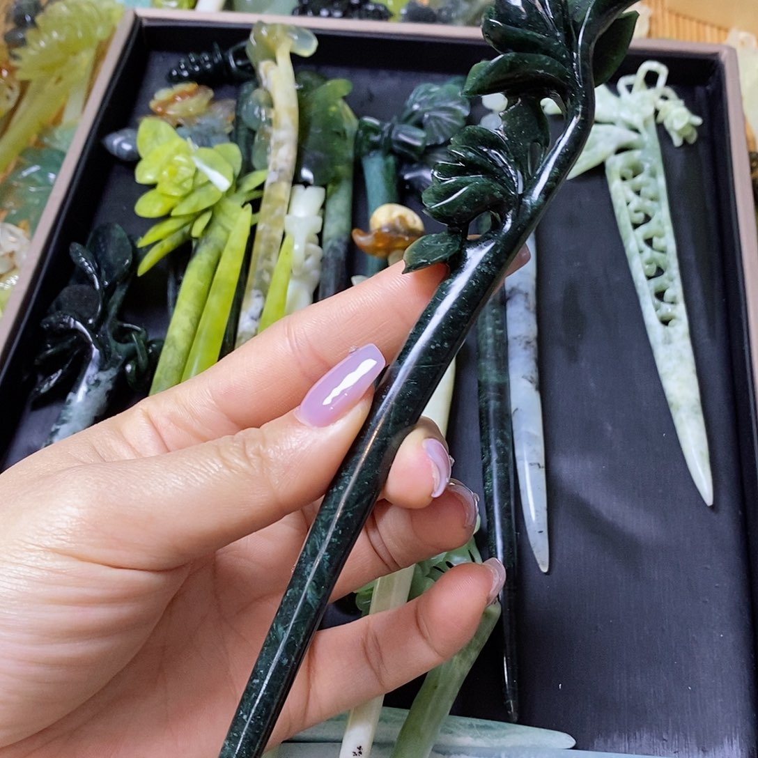 蛇纹石玉发簪未镶嵌