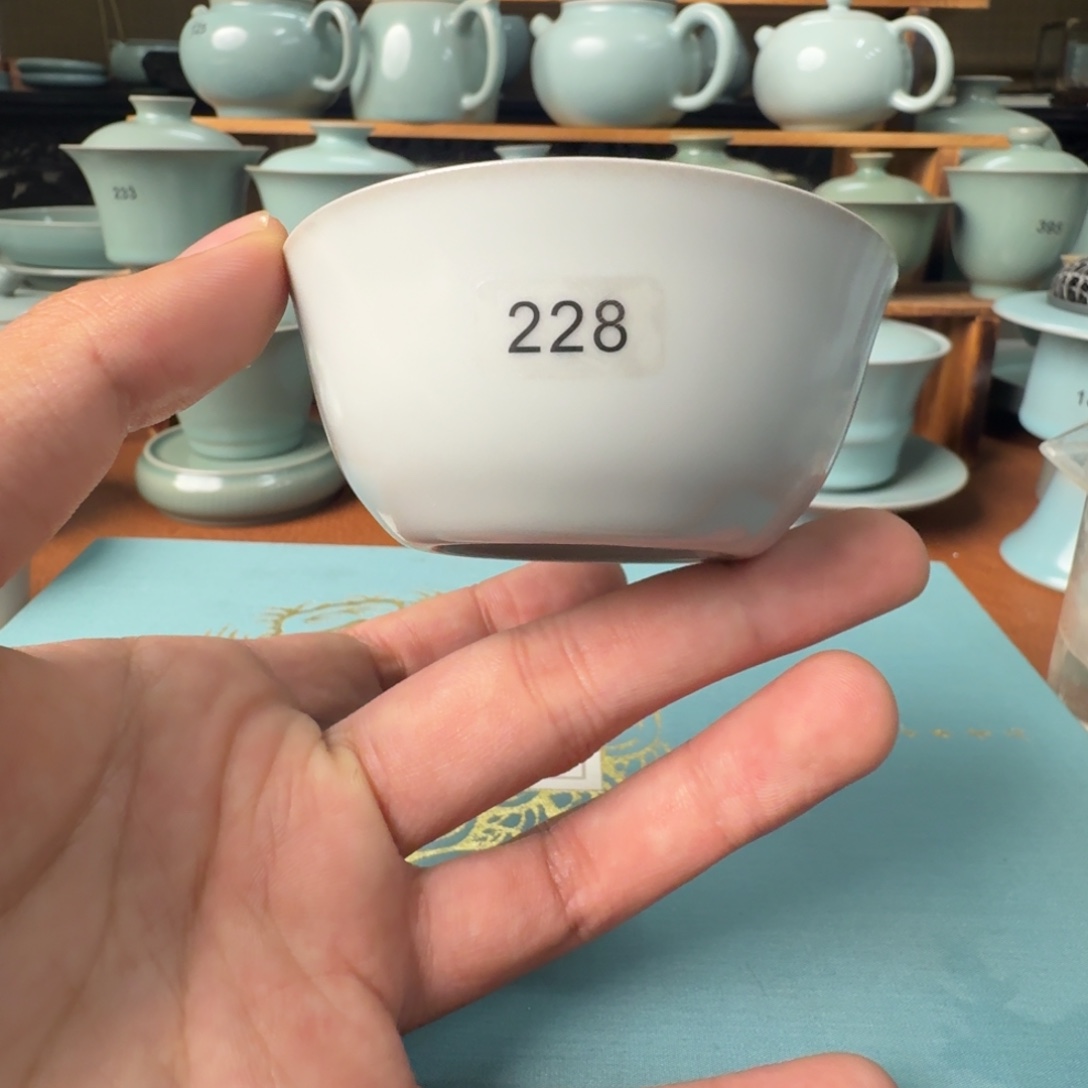 摆件陶一级仿古月白超薄胎鸡缸杯