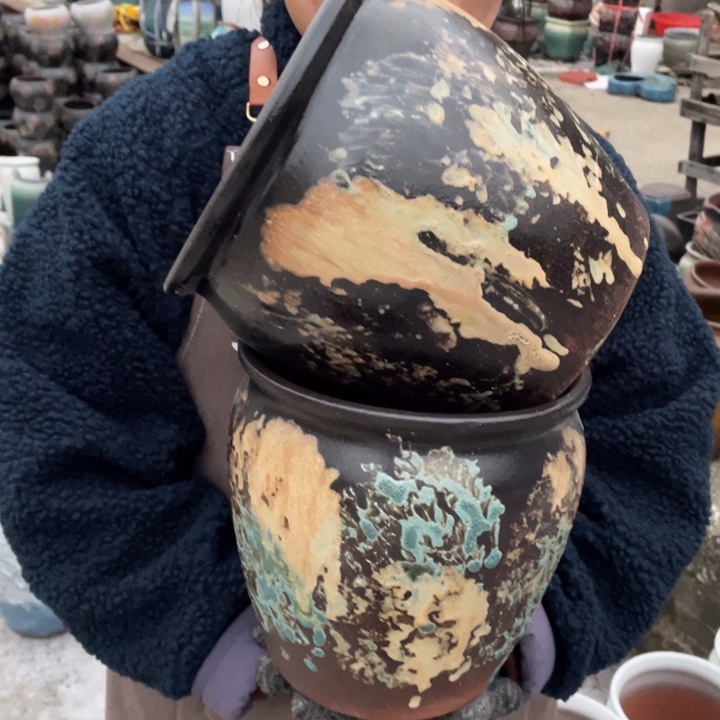 紫砂花盆口20高21瑕疵瑕疵