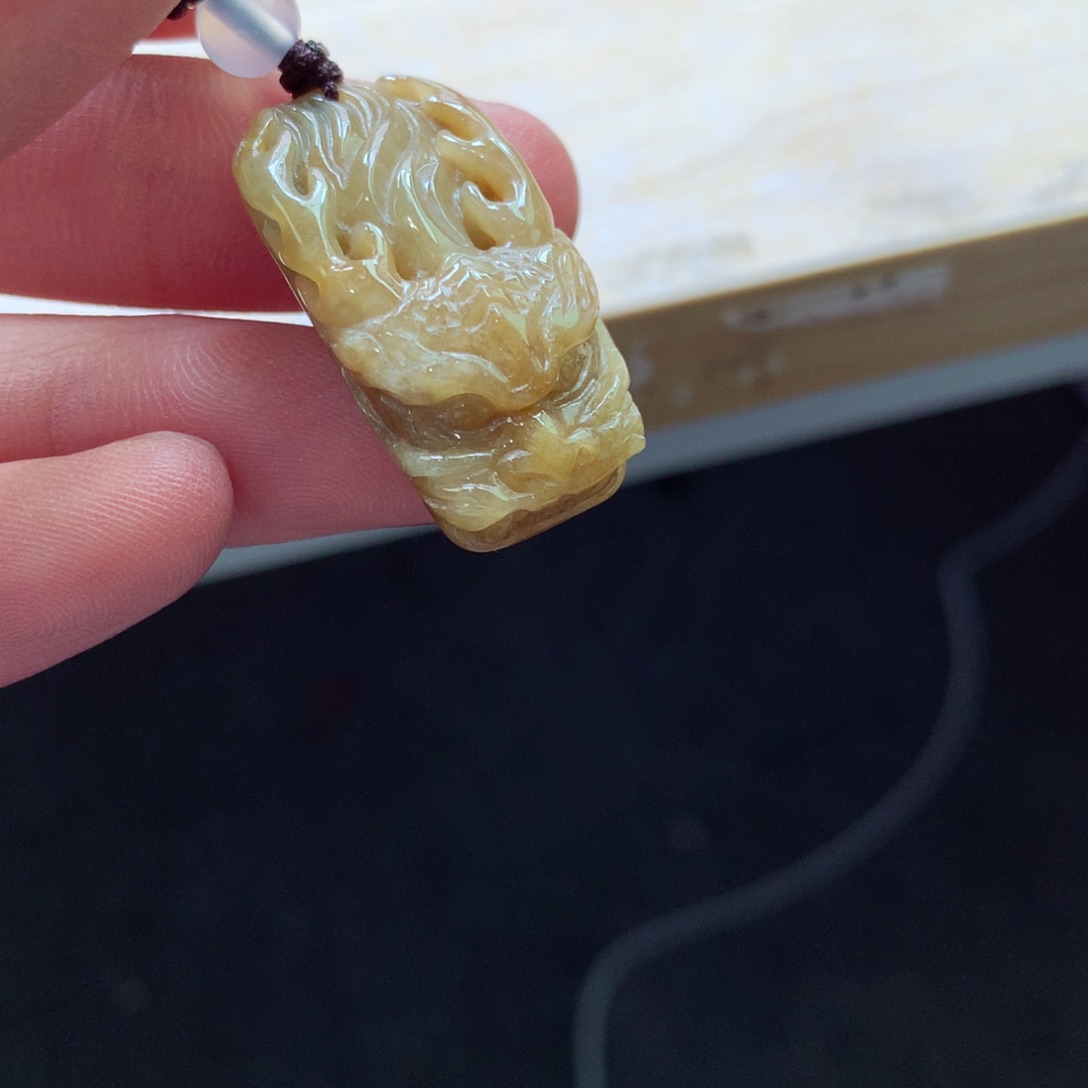 翡翠颈饰未镶嵌吊坠