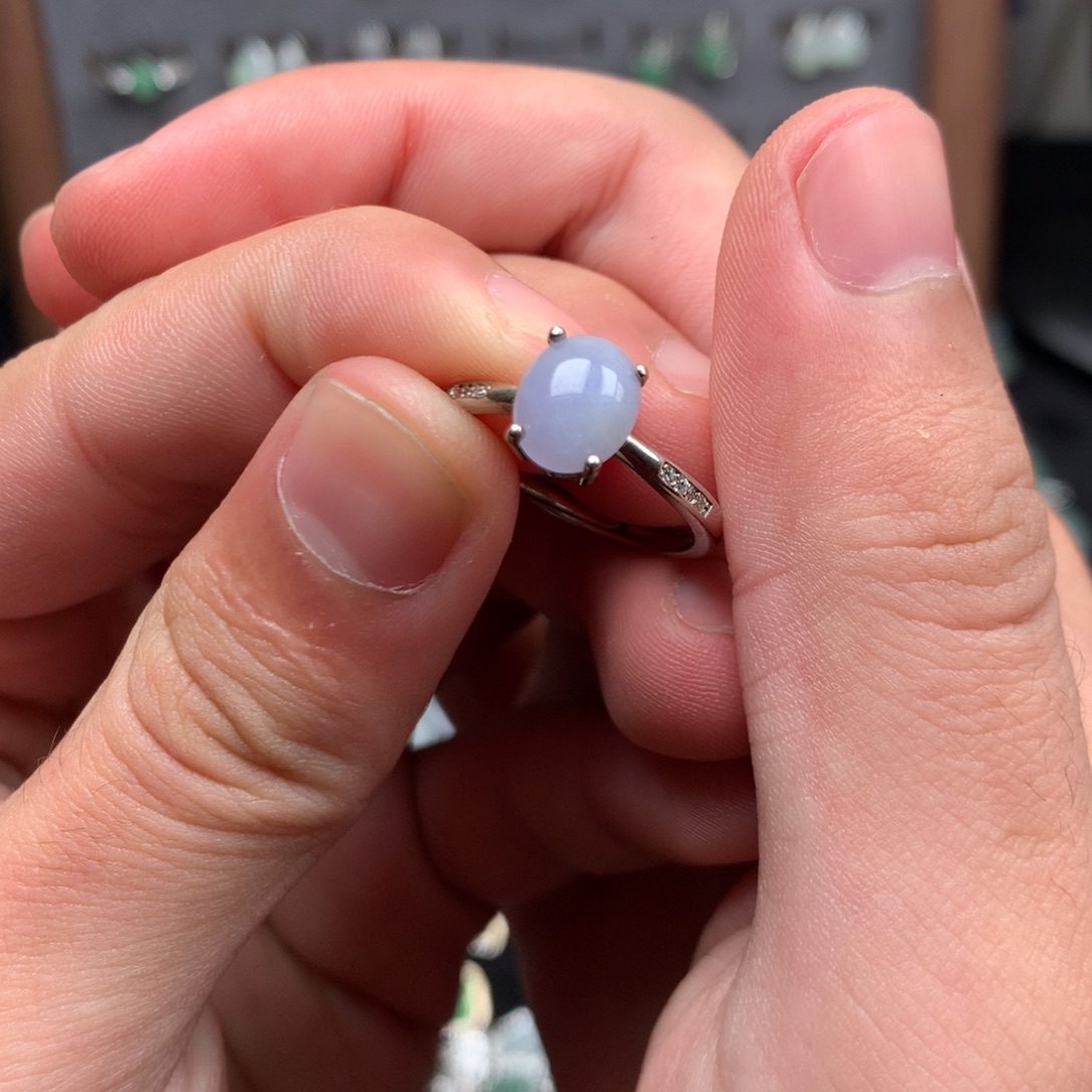 翡翠未镶嵌颈饰你是