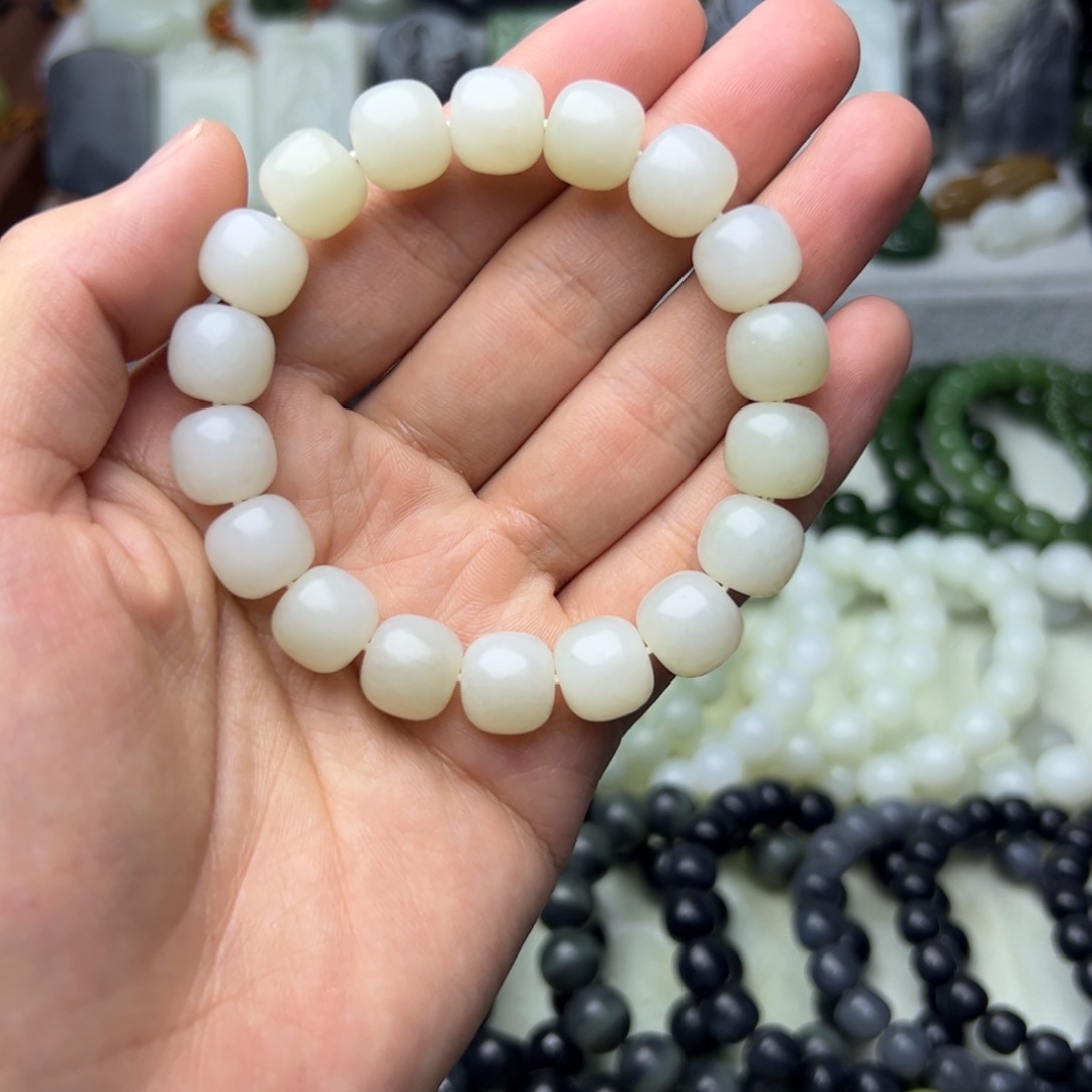 和田玉未镶嵌手串