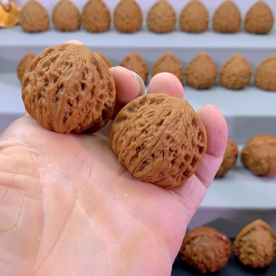 文玩核桃把件40全品原桩铁锤