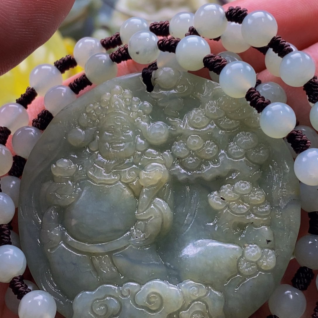 蛇纹石玉颈饰未镶嵌